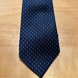 ONE PRE-OWNED JOSEPH A BANKS 100% SILK NECKTIE CTM4